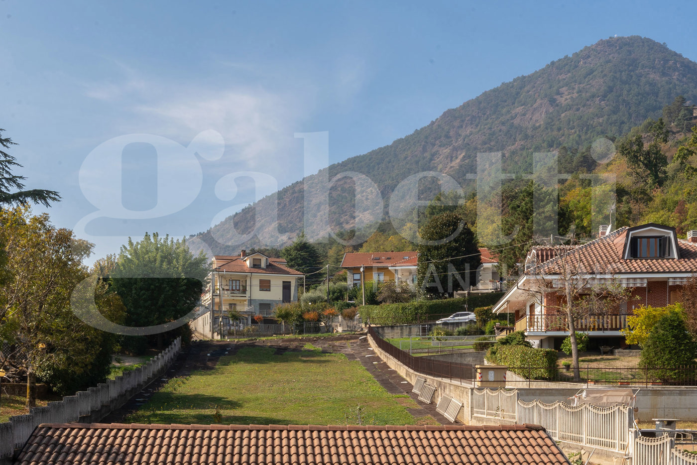 Villa Bifamiliare con giardino a Piossasco