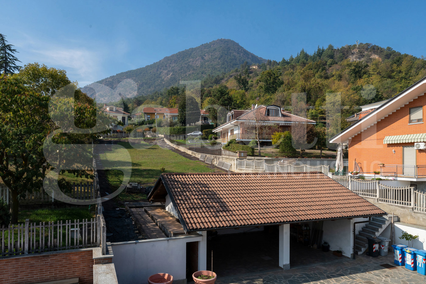 Villa Bifamiliare con giardino a Piossasco