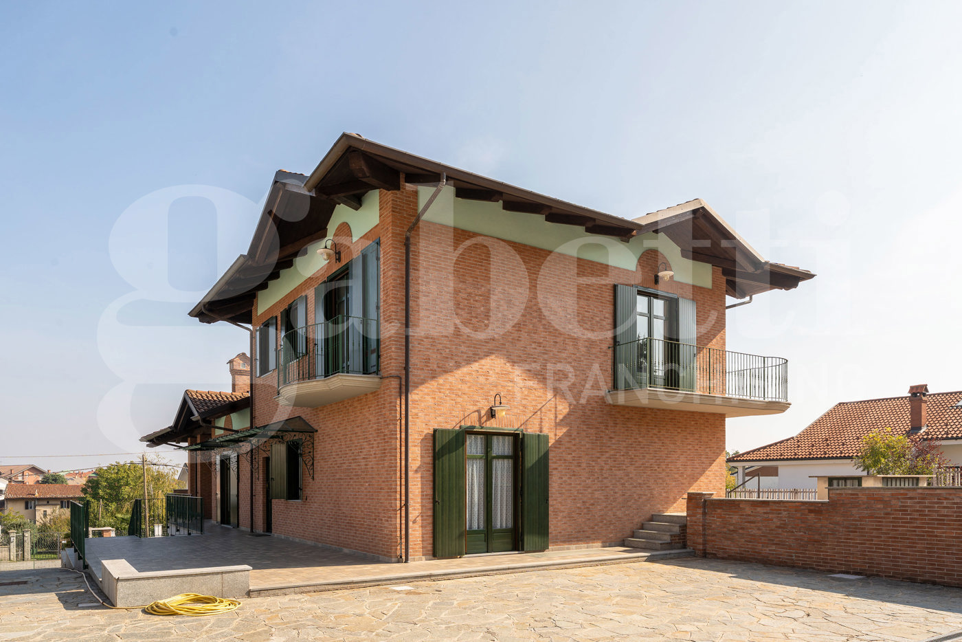 Villa Bifamiliare con giardino a Piossasco