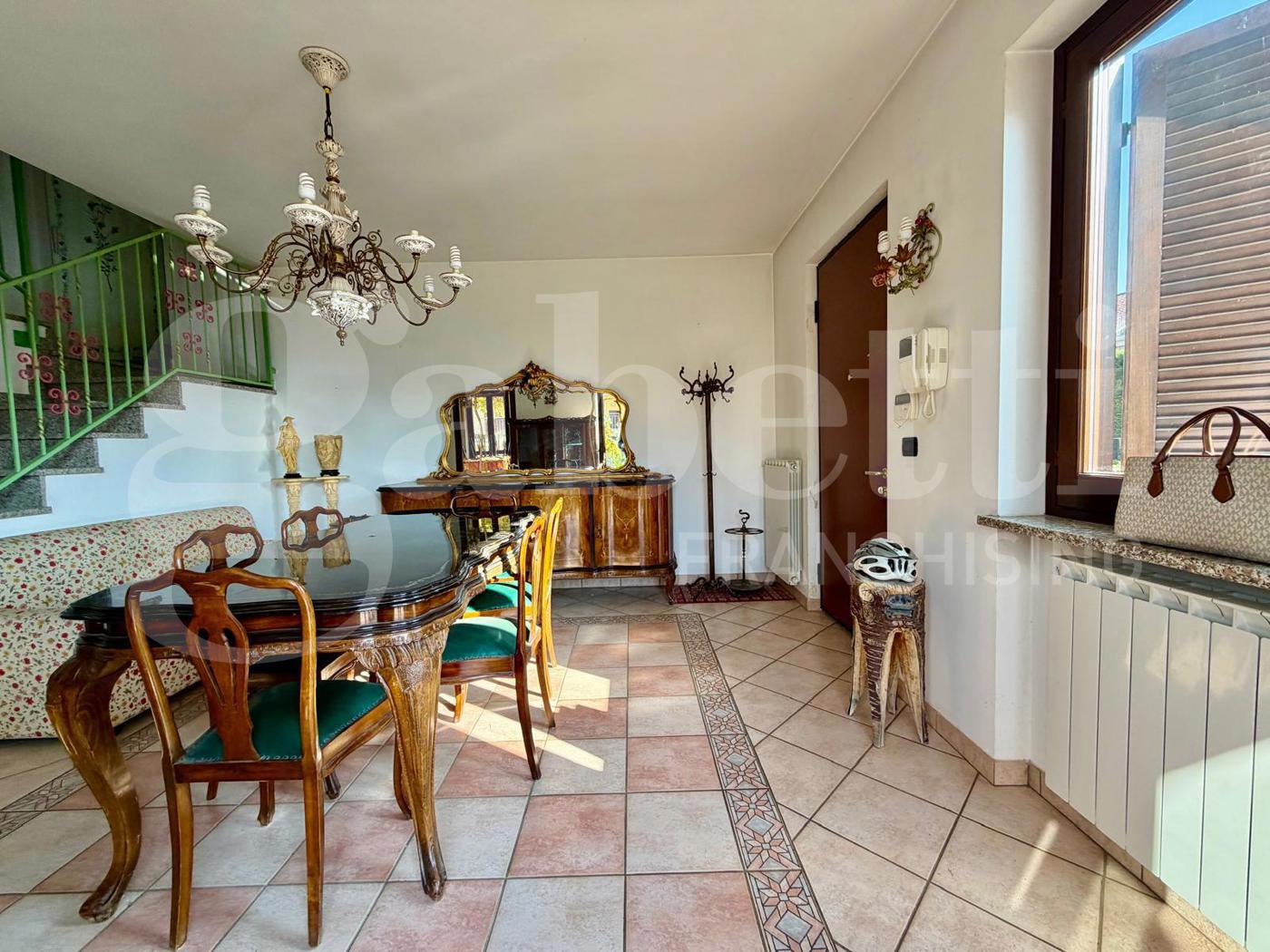 Villa con giardino a Bruino