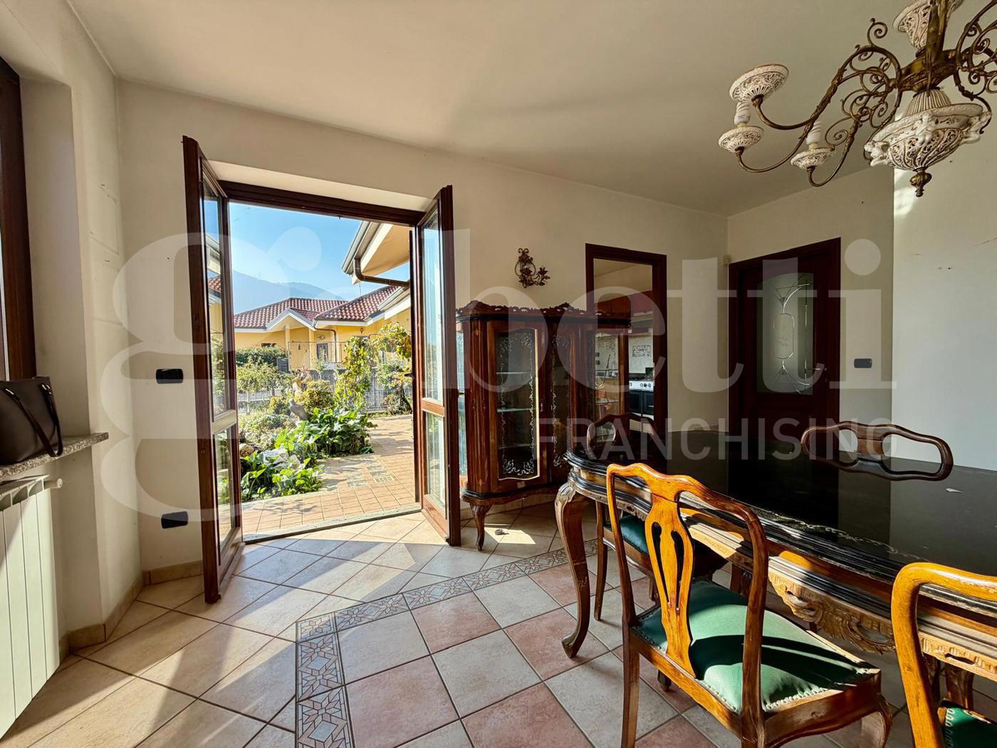 Villa con giardino a Bruino