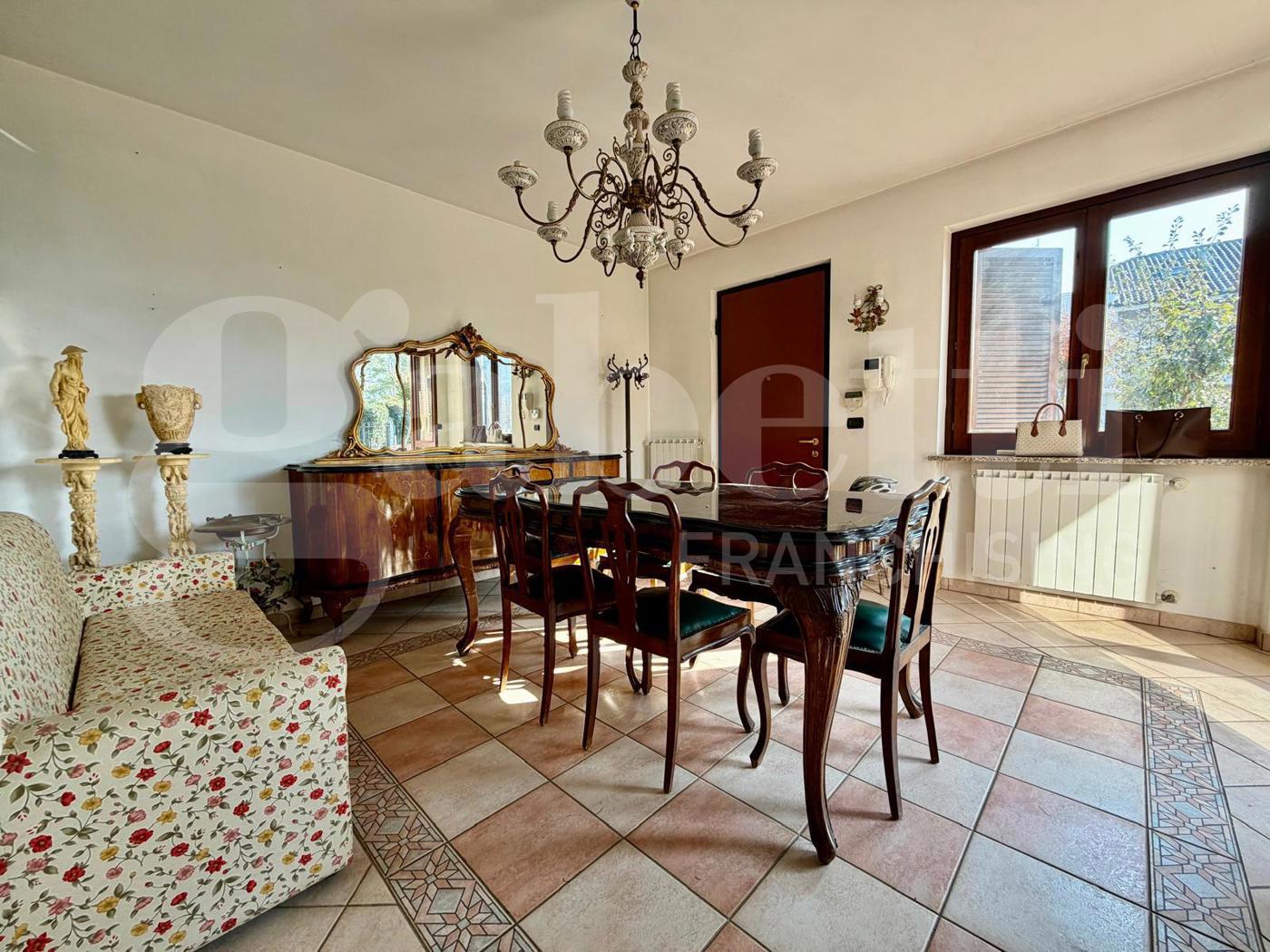 Villa con giardino a Bruino