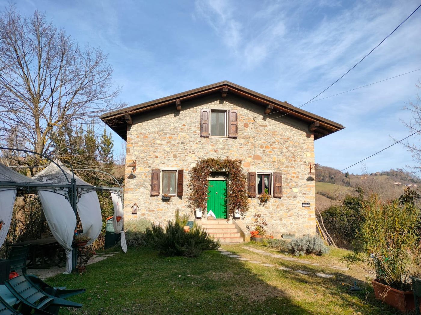 Rustico con giardino a Monte San Pietro