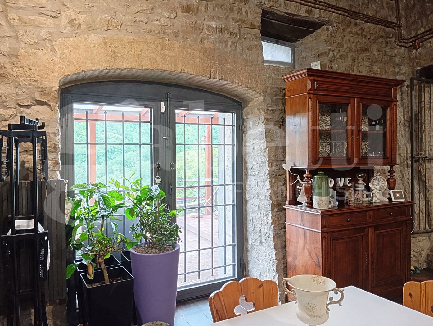 Rustico con giardino a Monte San Pietro