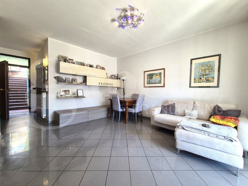 Villa con giardino a Monte San Pietro