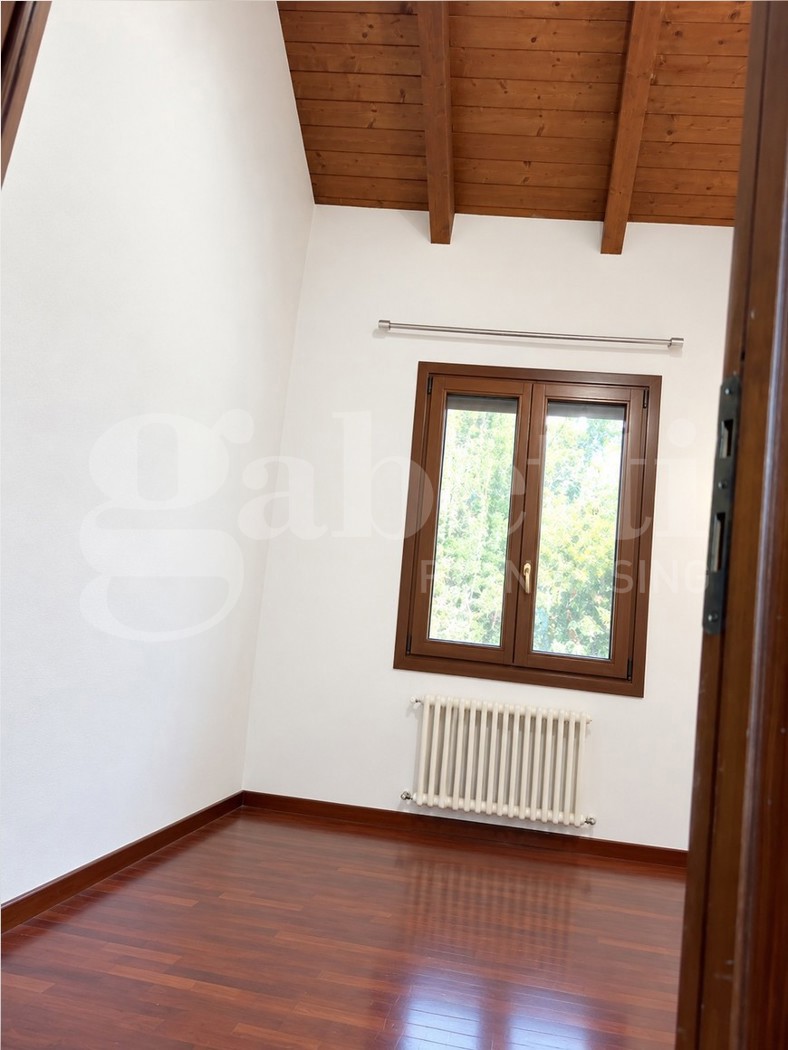 Villa con giardino a Monte San Pietro