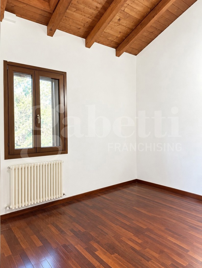 Villa con giardino a Monte San Pietro