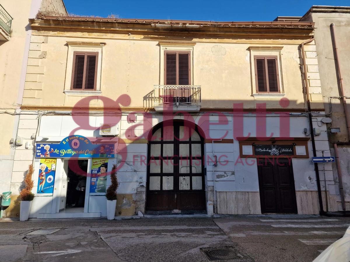 Stabile/Palazzo in vendita a San Nicola la Strada