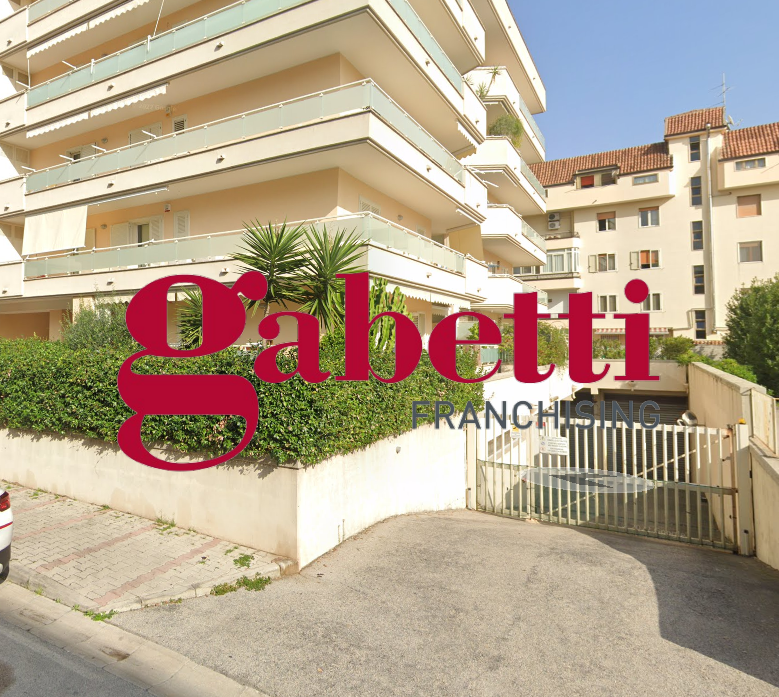 Box/Garage 29mq in vendita a San Nicola la Strada