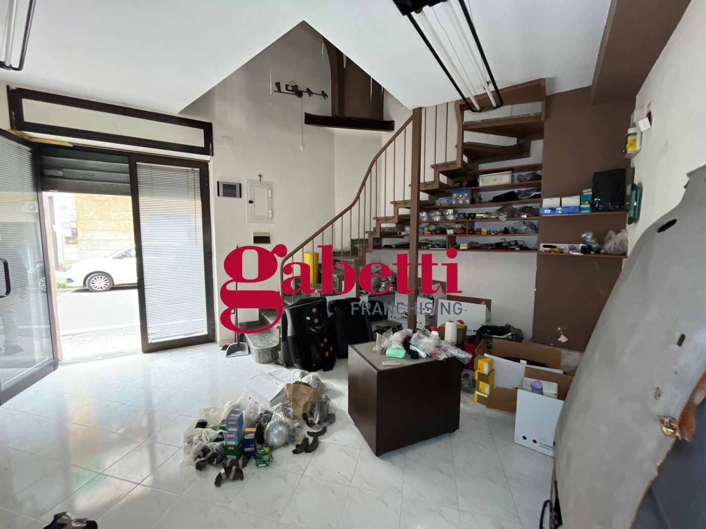 Negozio in vendita a Maddaloni