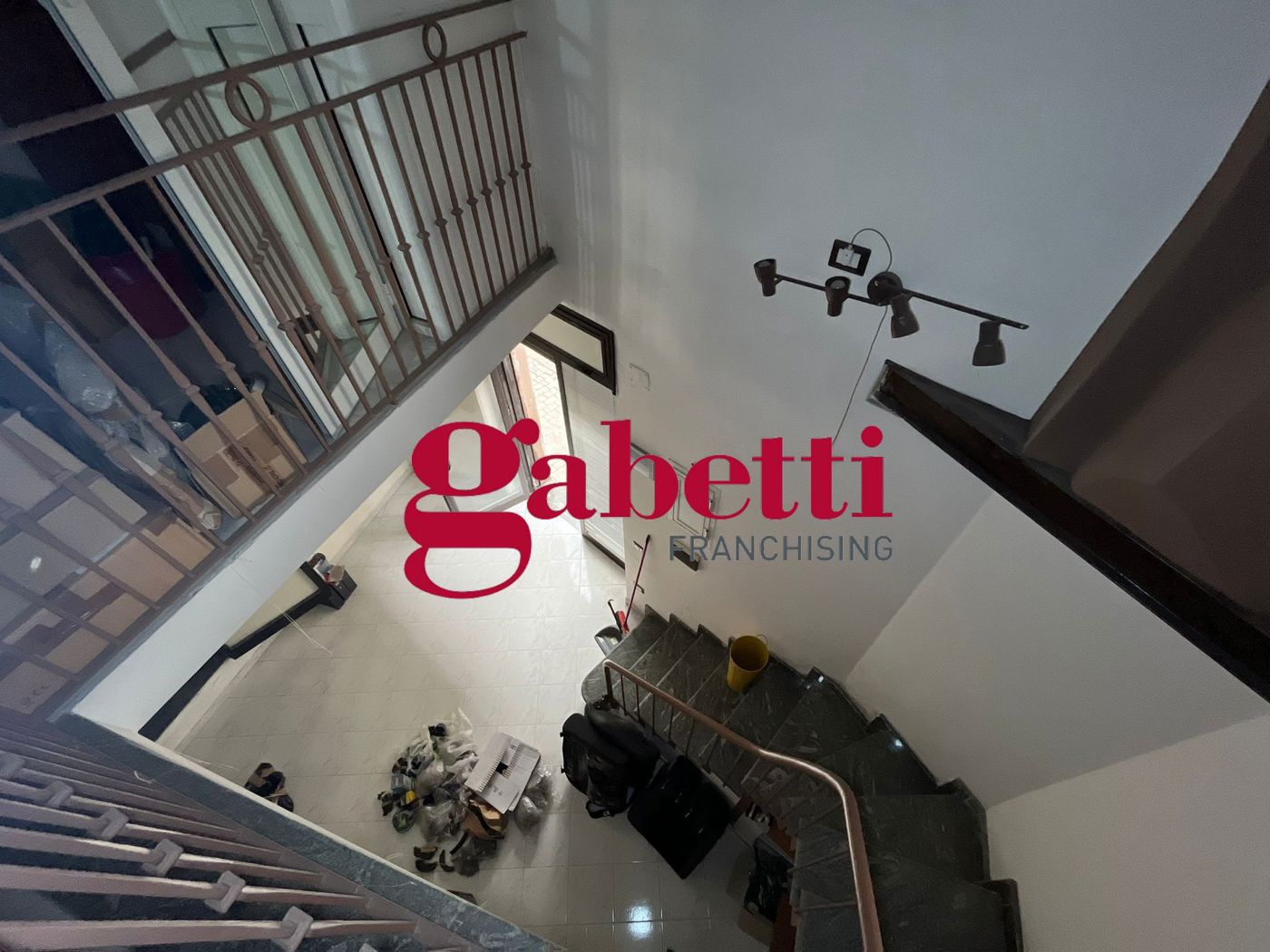 Negozio in vendita a Maddaloni