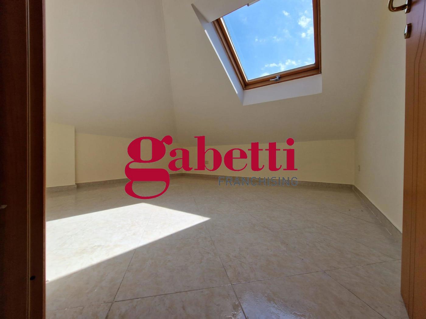 Attico in affitto a San Nicola la Strada