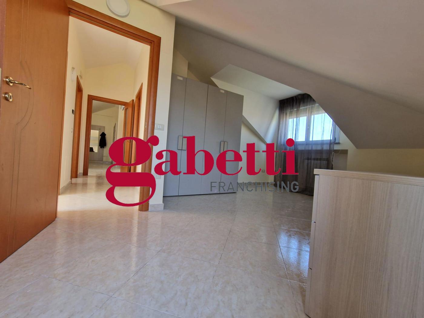 Attico in affitto a San Nicola la Strada