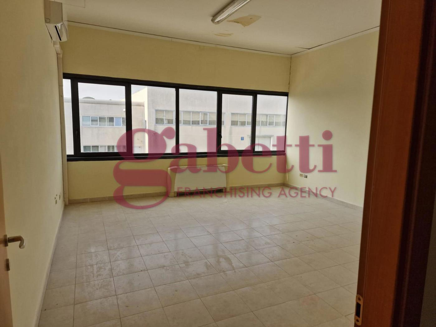 Ufficio in affitto a Marcianise