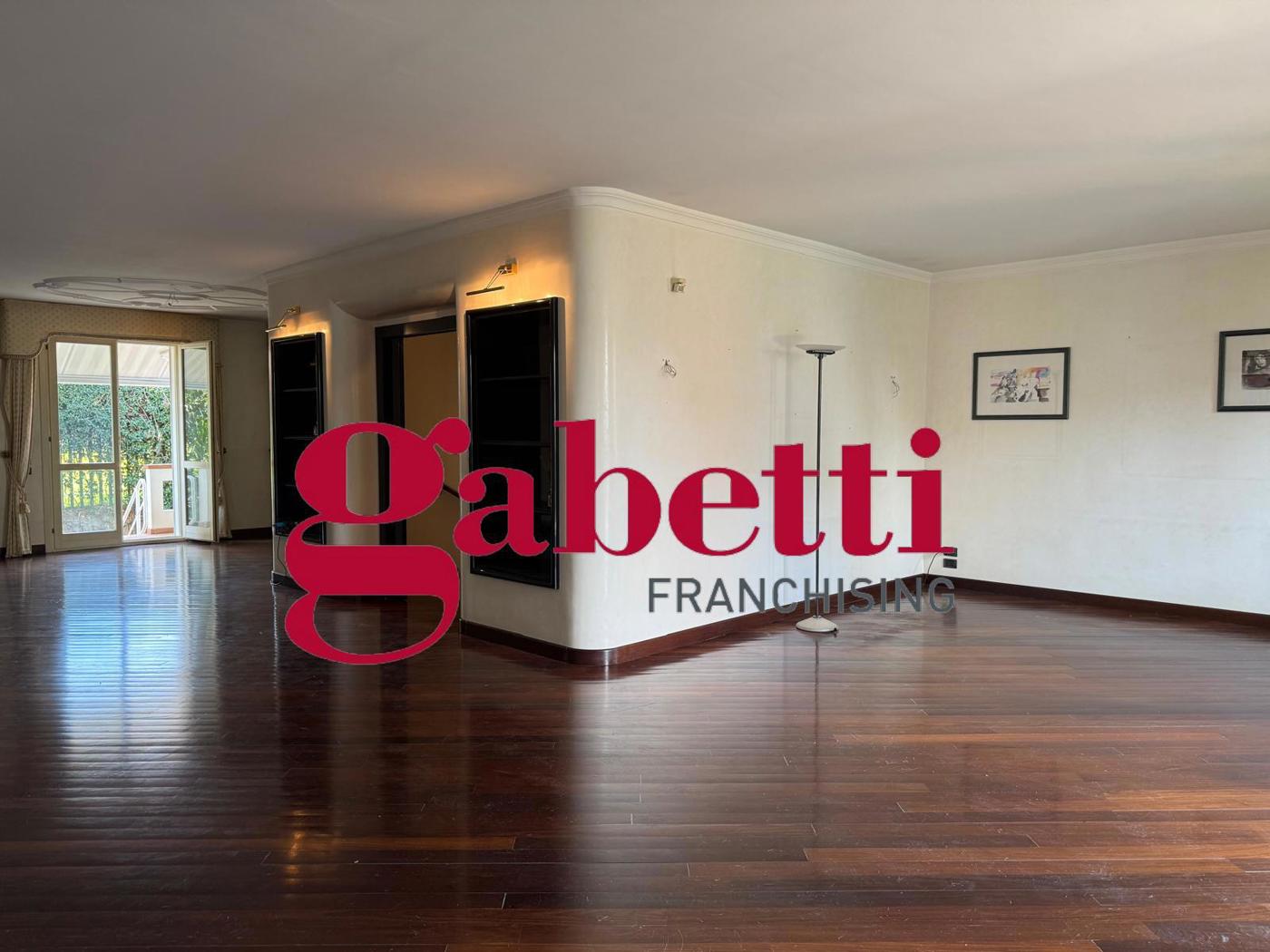 Villa classe A1 a Caserta