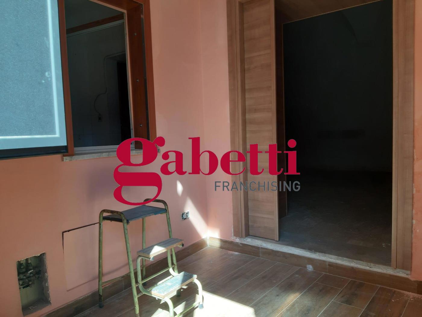 Negozio in affitto a San Nicola la Strada