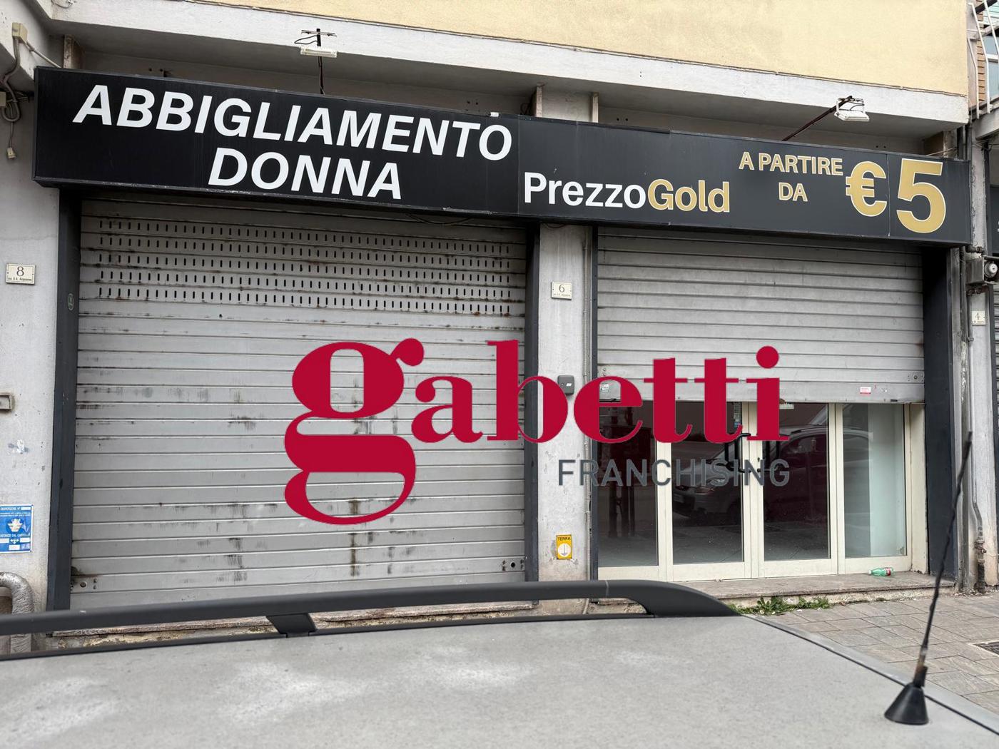 Negozio in affitto a Caserta