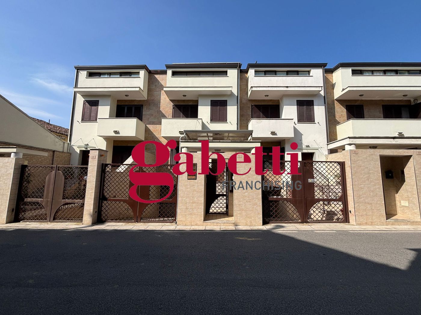 Villa in vendita a Recale