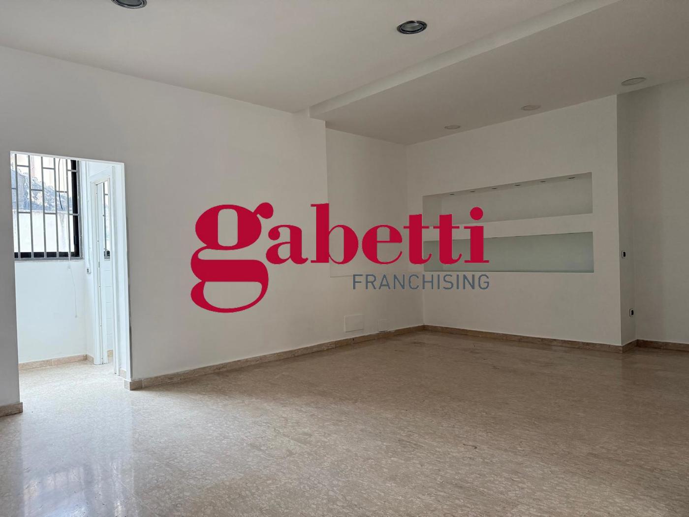 Negozio in affitto a San Nicola la Strada
