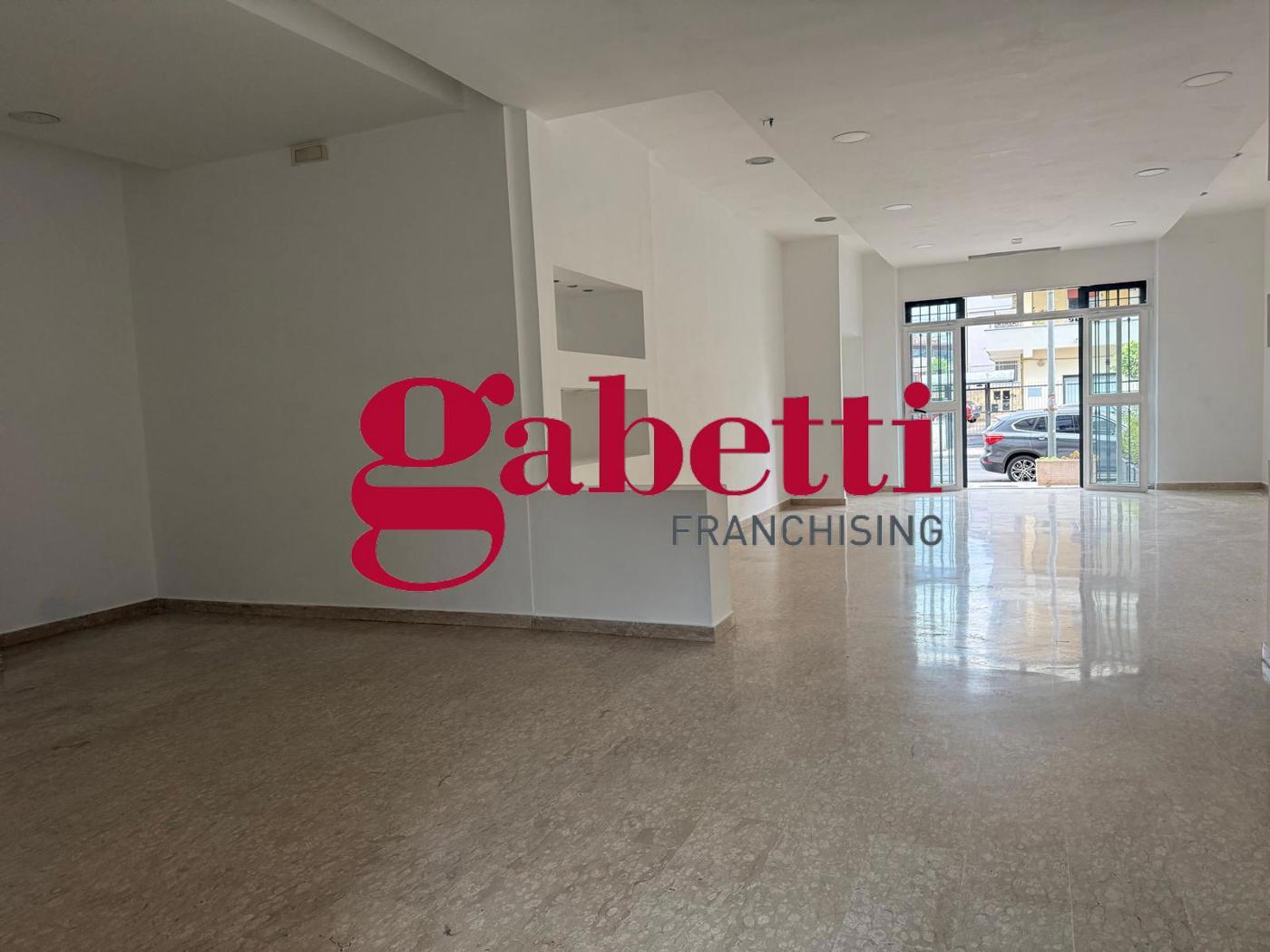 Negozio in affitto a San Nicola la Strada