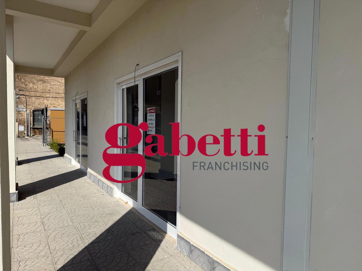 Negozio in affitto a San Nicola la Strada