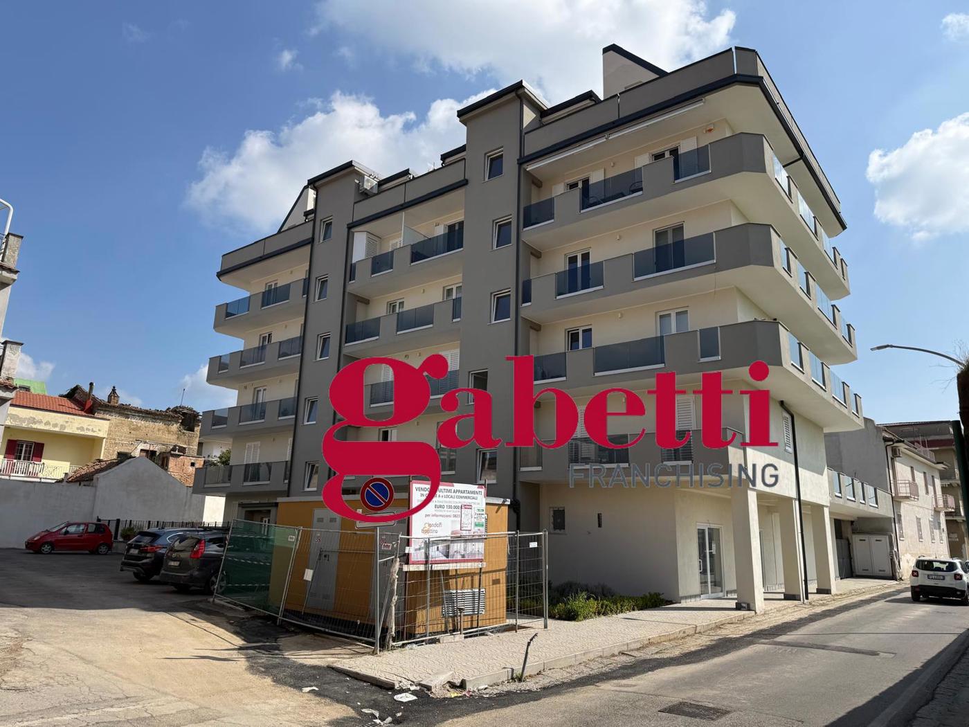 Negozio in affitto a San Nicola la Strada