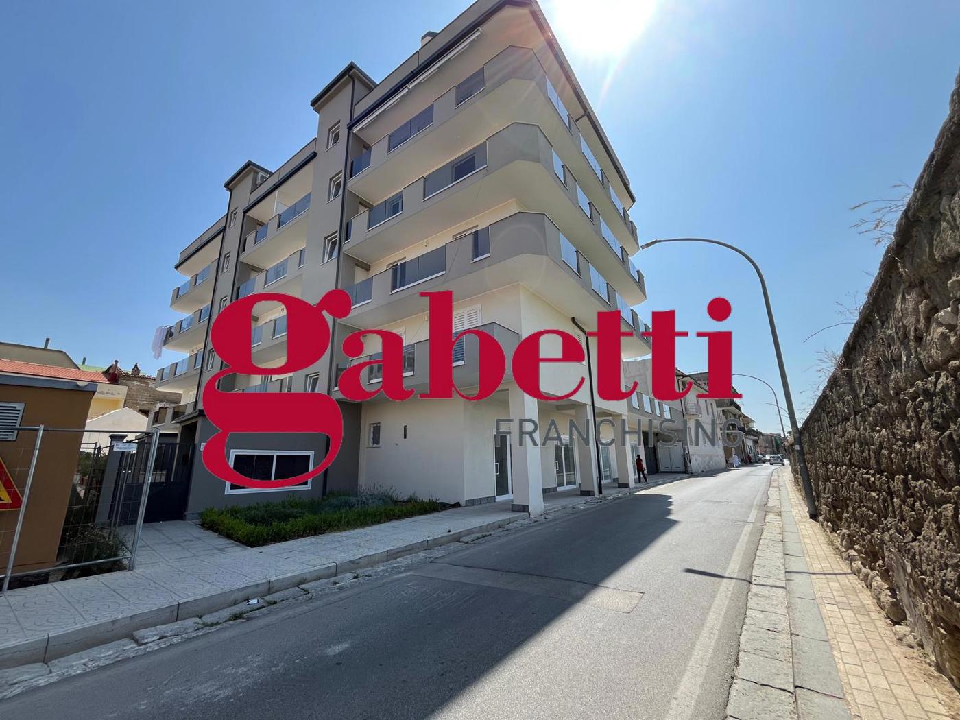 Negozio in affitto a San Nicola la Strada