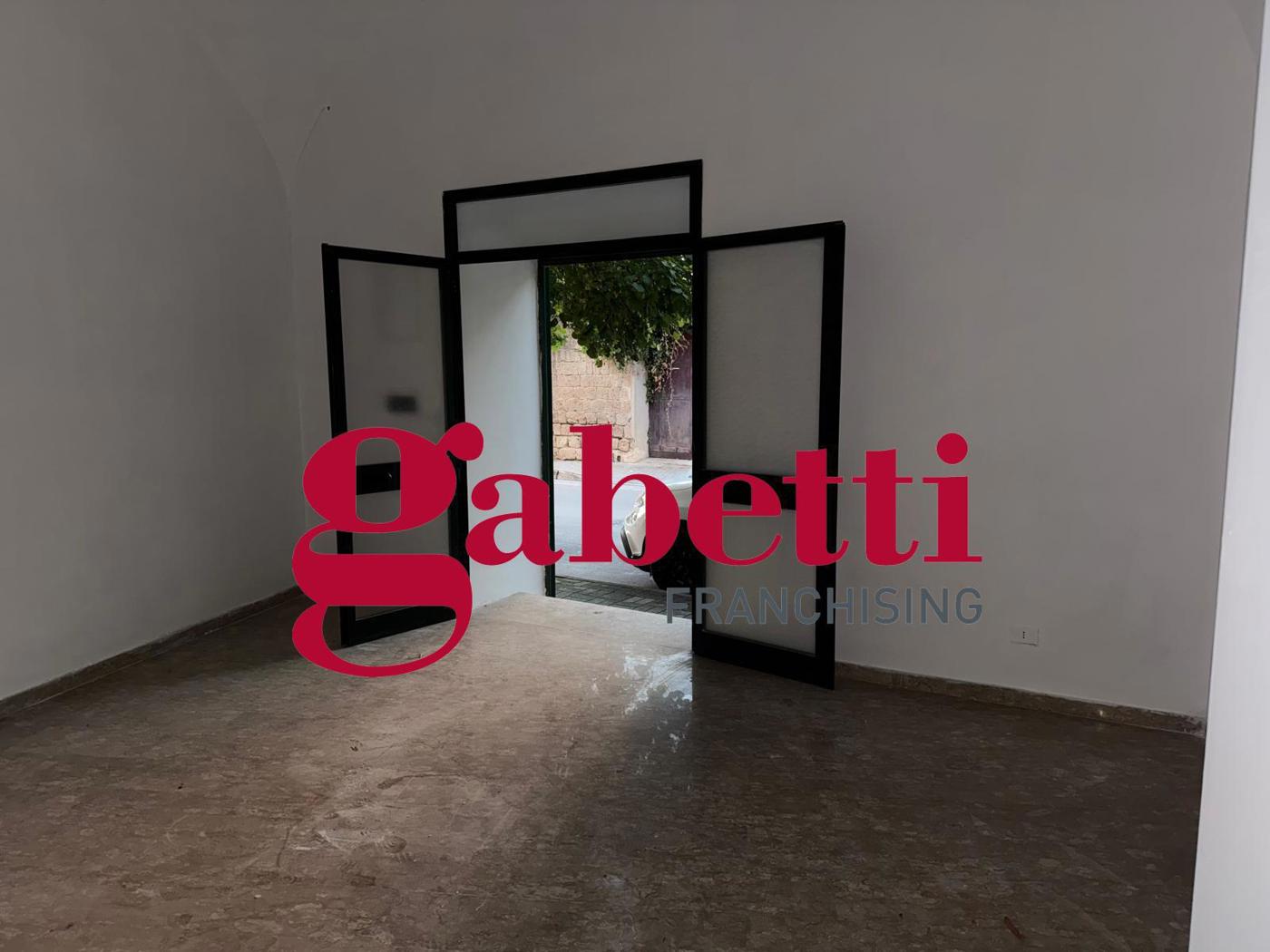 Negozio in affitto a San Nicola la Strada
