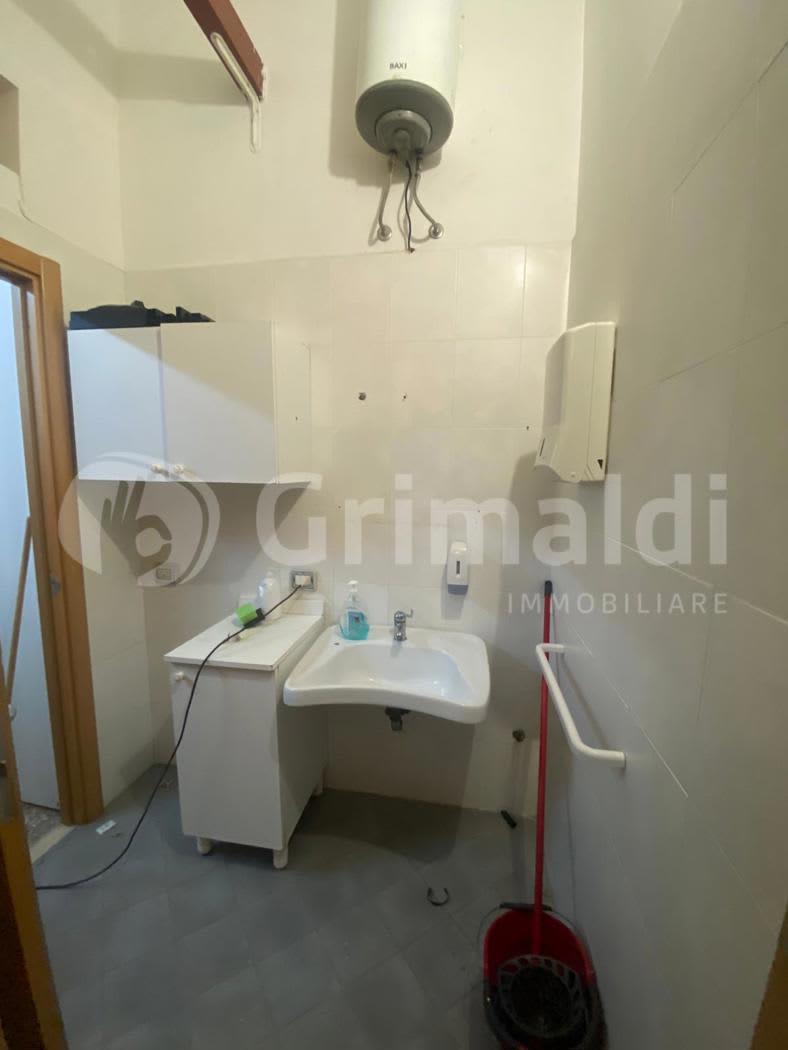 Locale commerciale in affitto a Tuglie