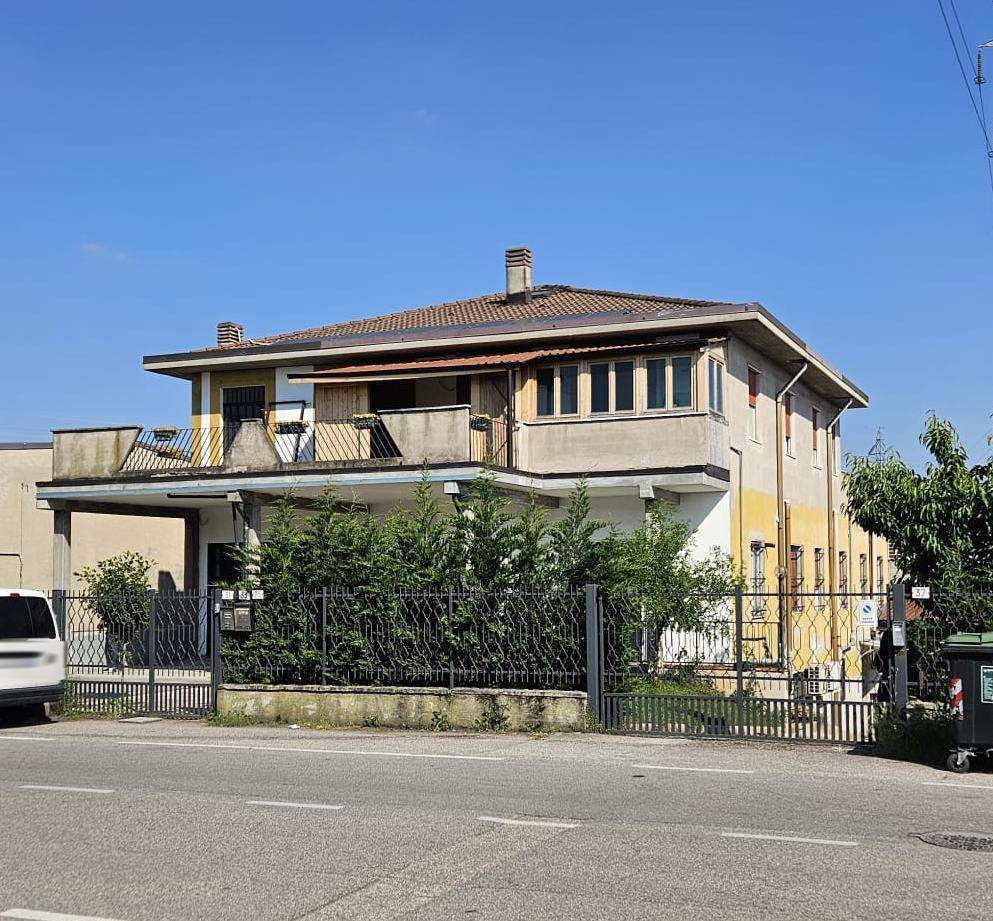Stabile/Palazzo in vendita a Verona