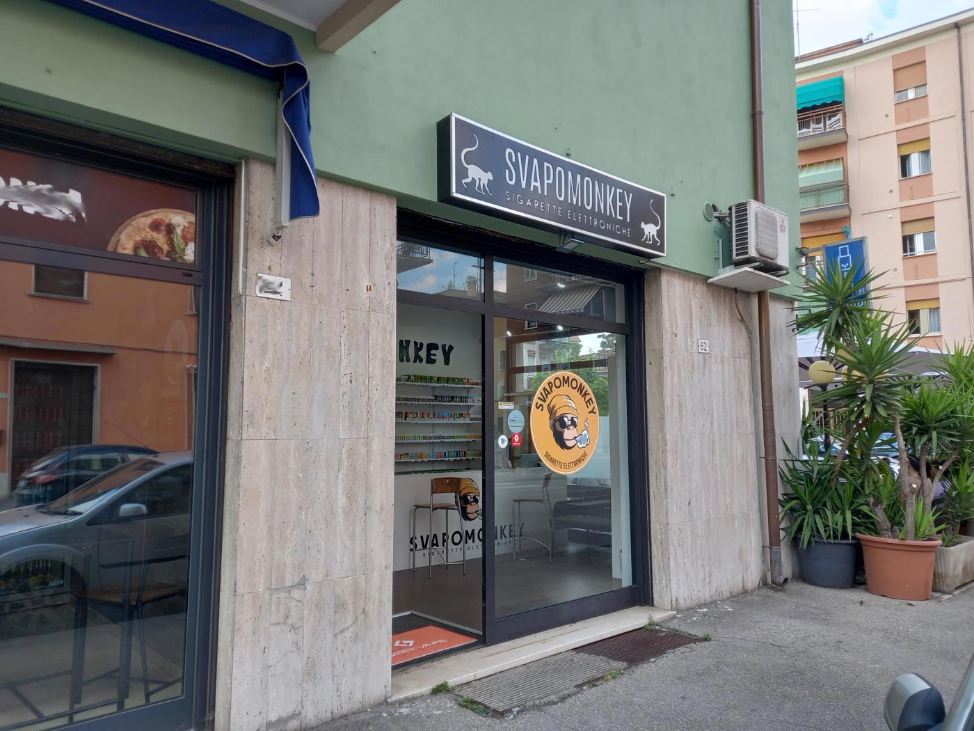 Negozio in affitto a Verona