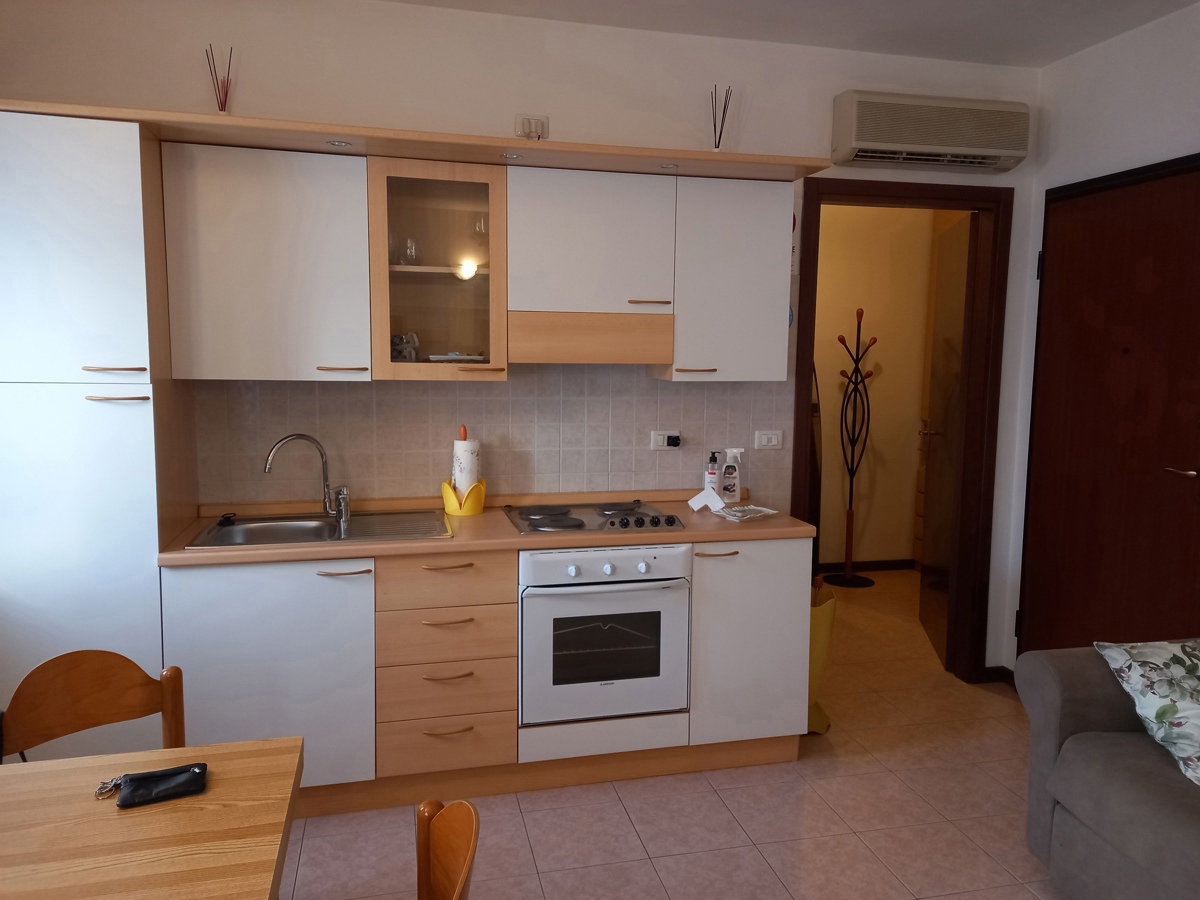 Monolocale arredato in affitto a Verona