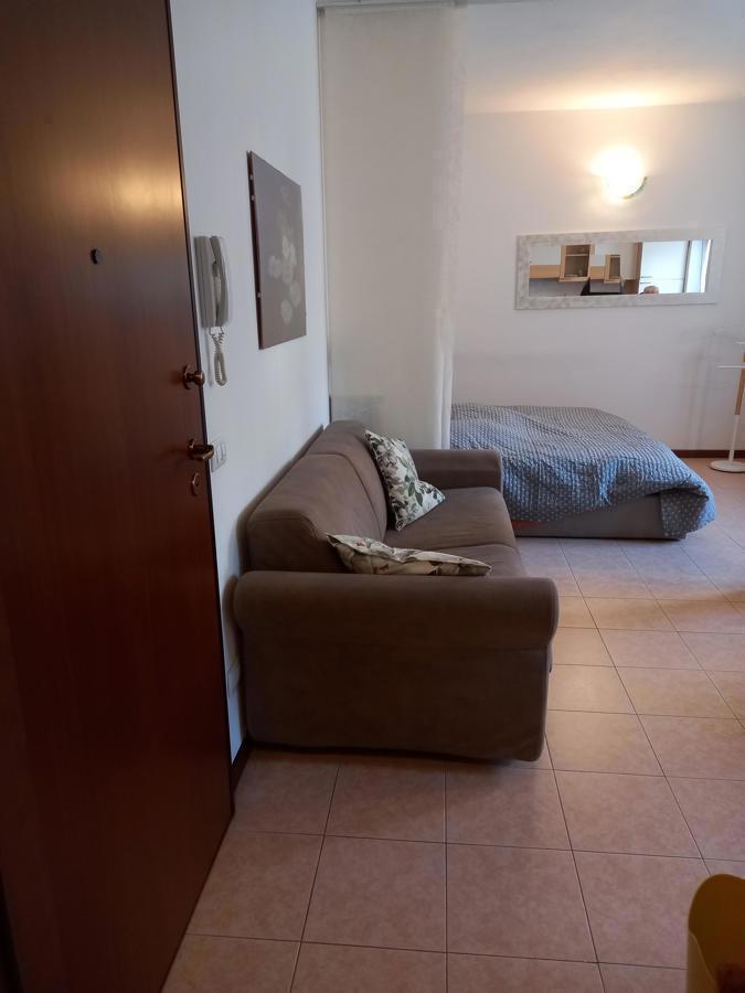 Monolocale arredato in affitto a Verona