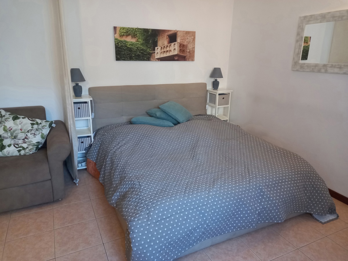 Monolocale arredato in affitto a Verona