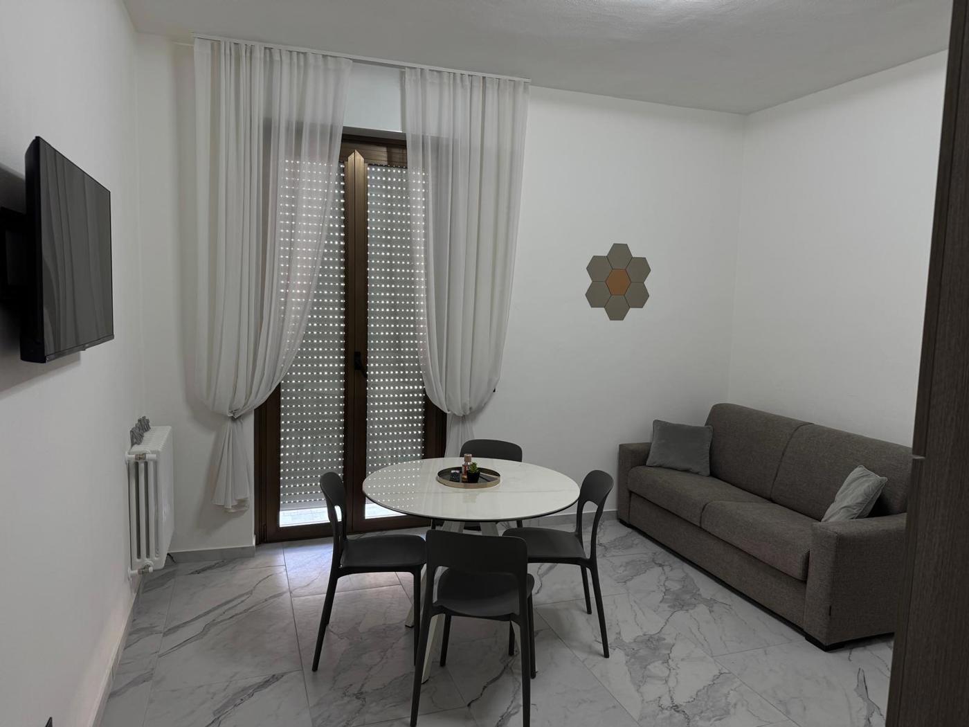 Bilocale arredato in affitto a Verona