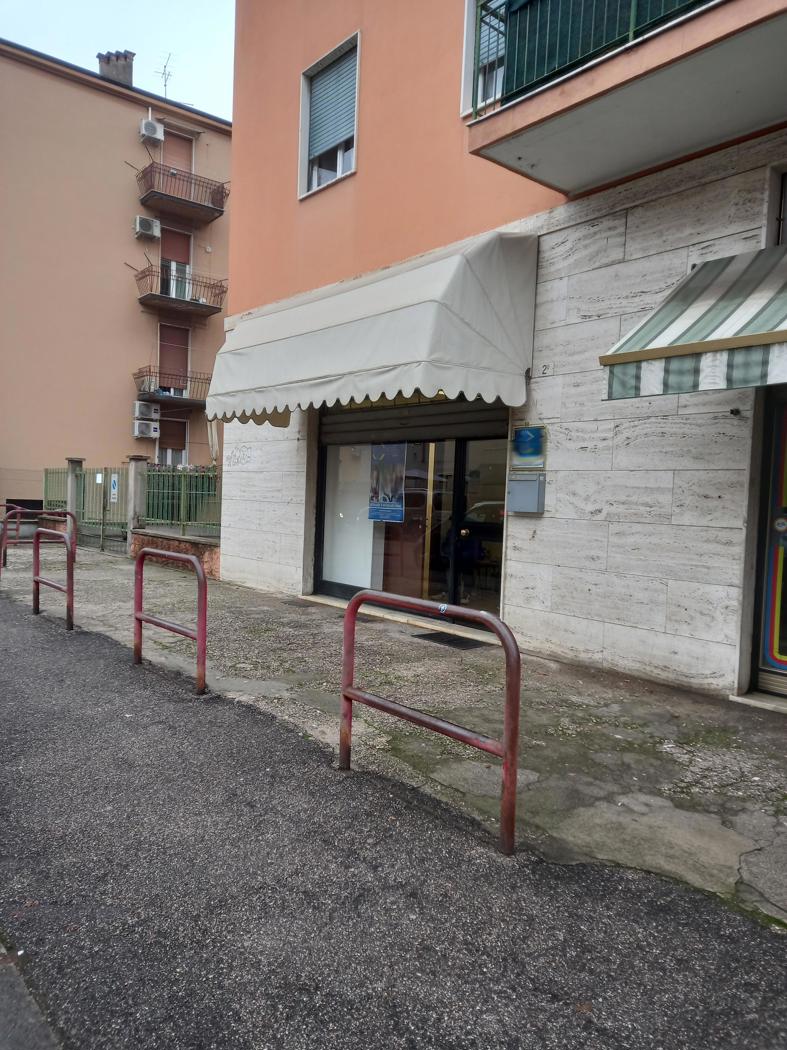 Negozio in affitto a Verona