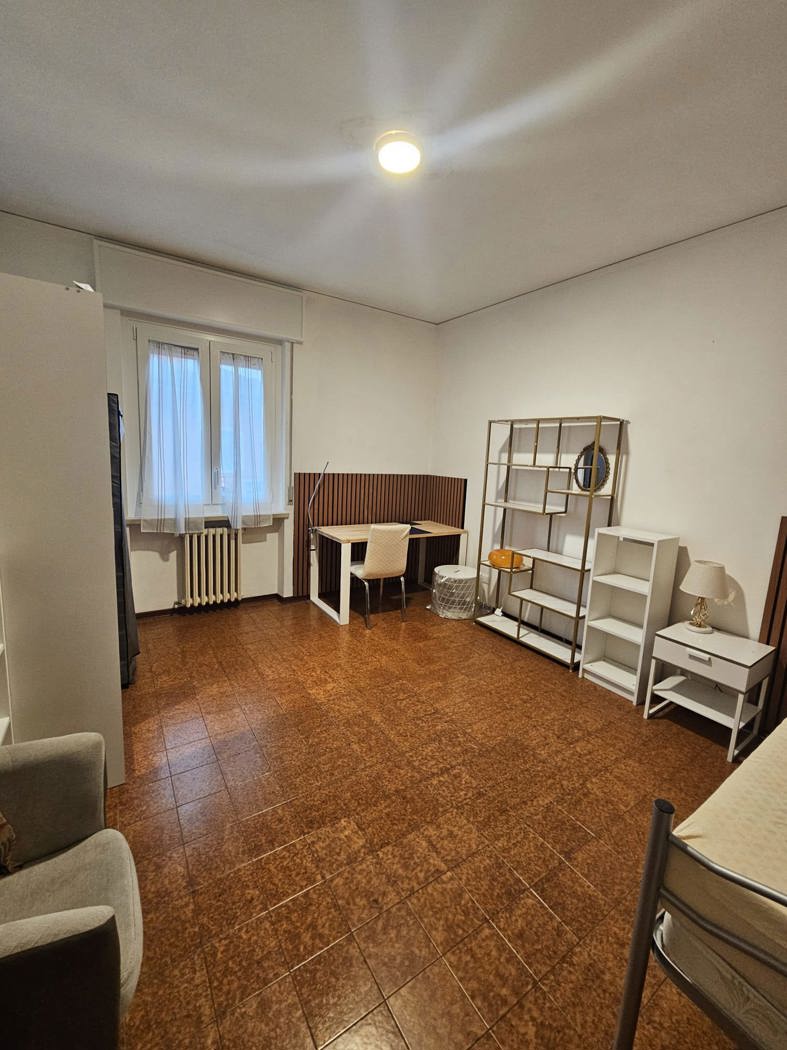 Monolocale arredato in affitto a Verona