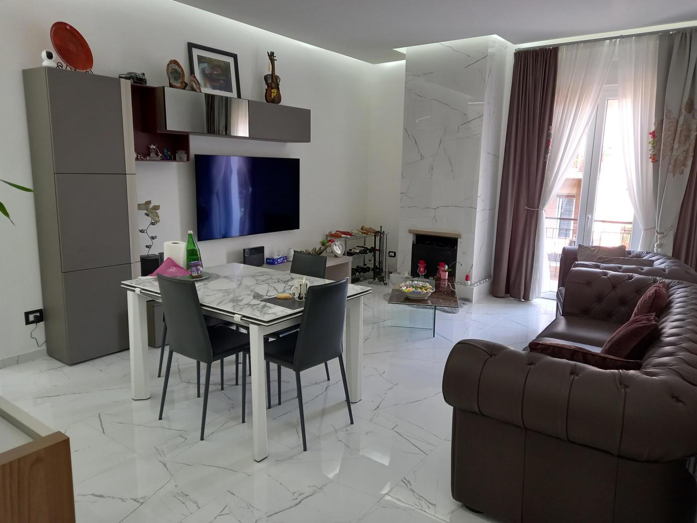 Quadrilocale arredato in affitto a Verona