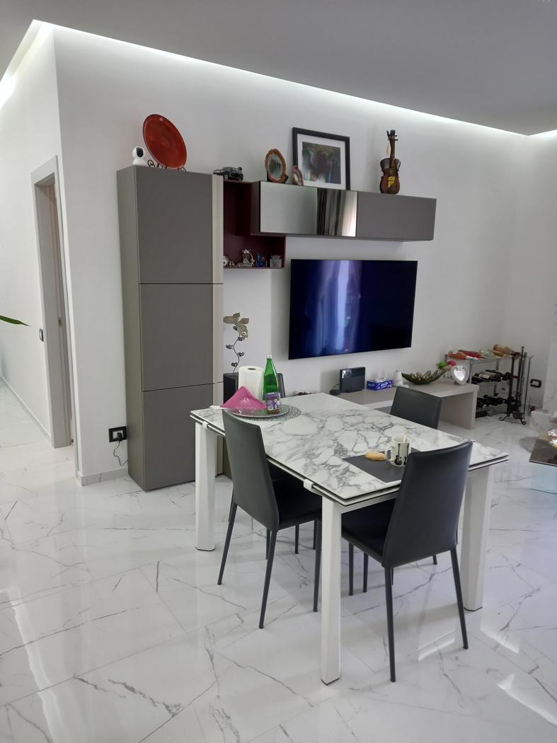 Quadrilocale arredato in affitto a Verona