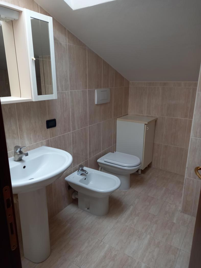 Attico arredato in affitto a Verona