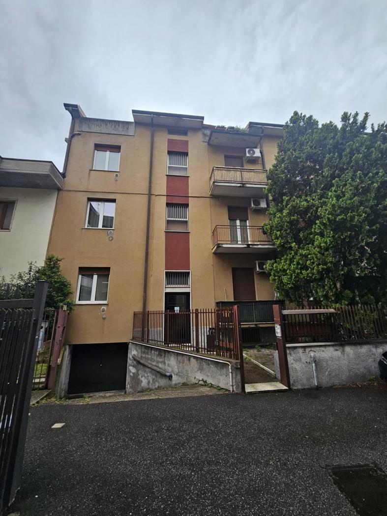 Bilocale arredato in affitto a Verona