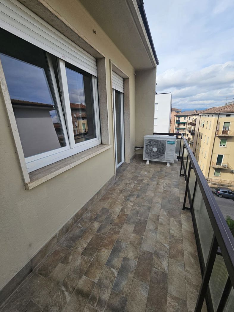Quadrilocale in affitto a Verona