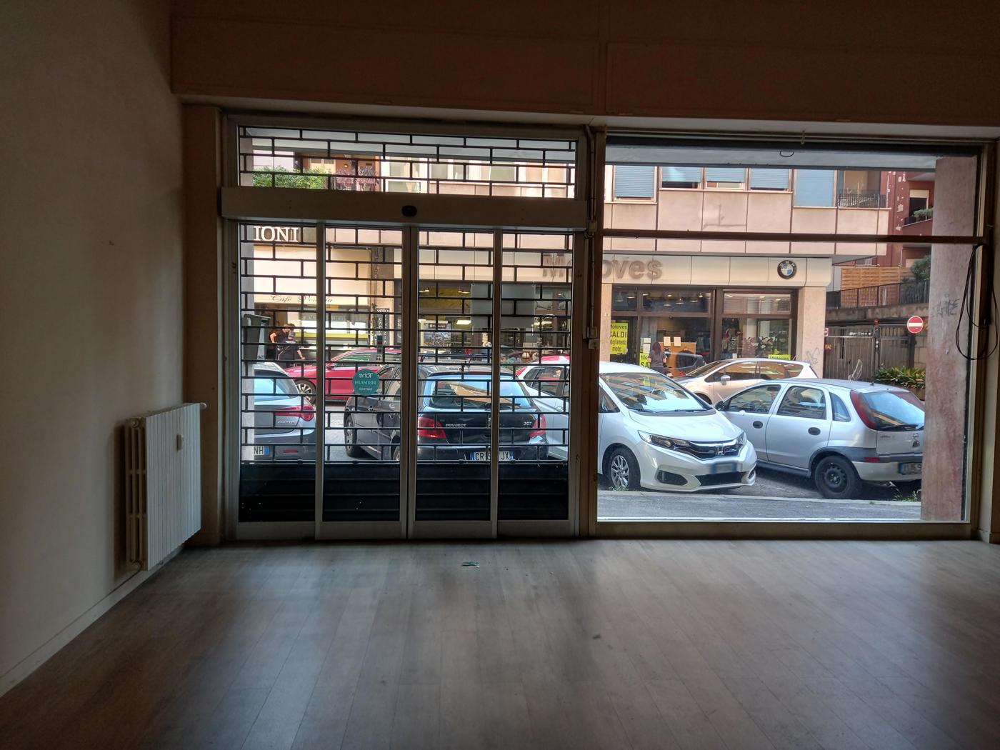 Negozio in vendita a Verona