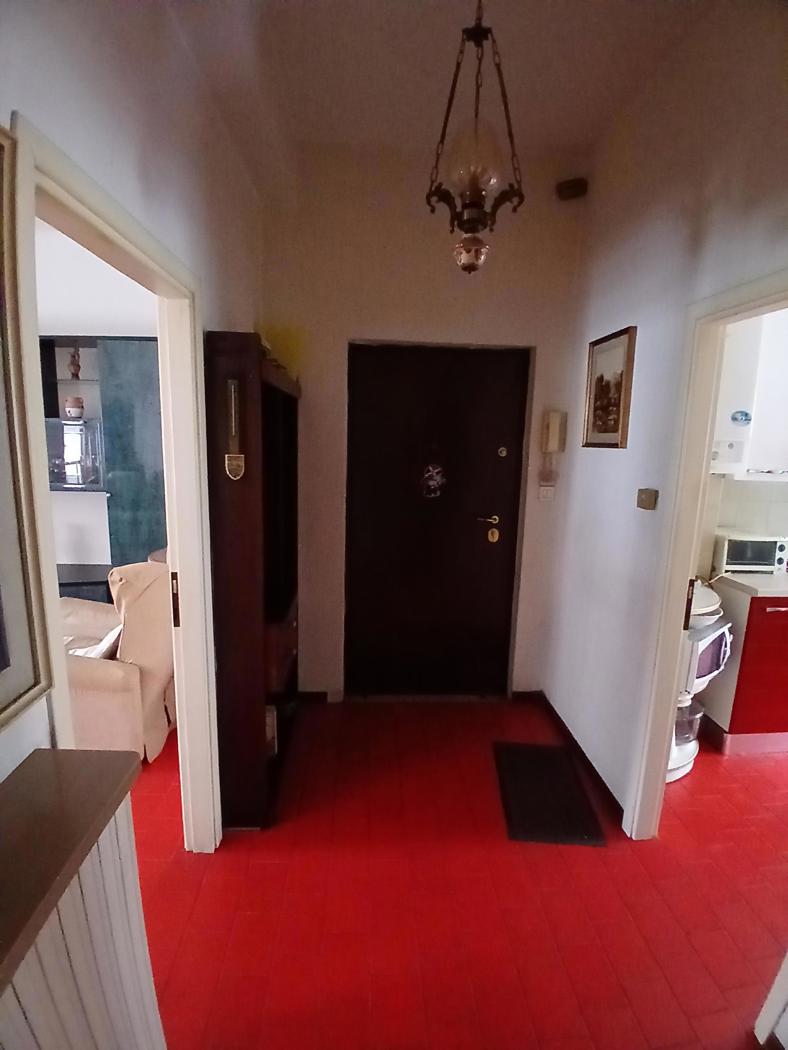 Quadrilocale arredato in affitto a Verona