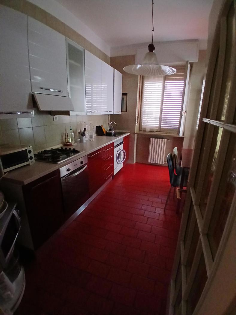 Quadrilocale arredato in affitto a Verona