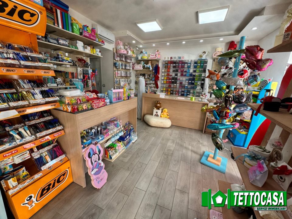 Locale commerciale in vendita a Marigliano