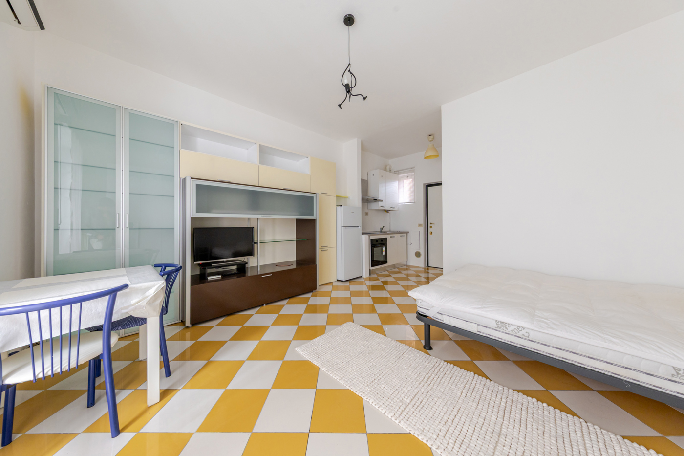 Monolocale arredato in affitto a Milano