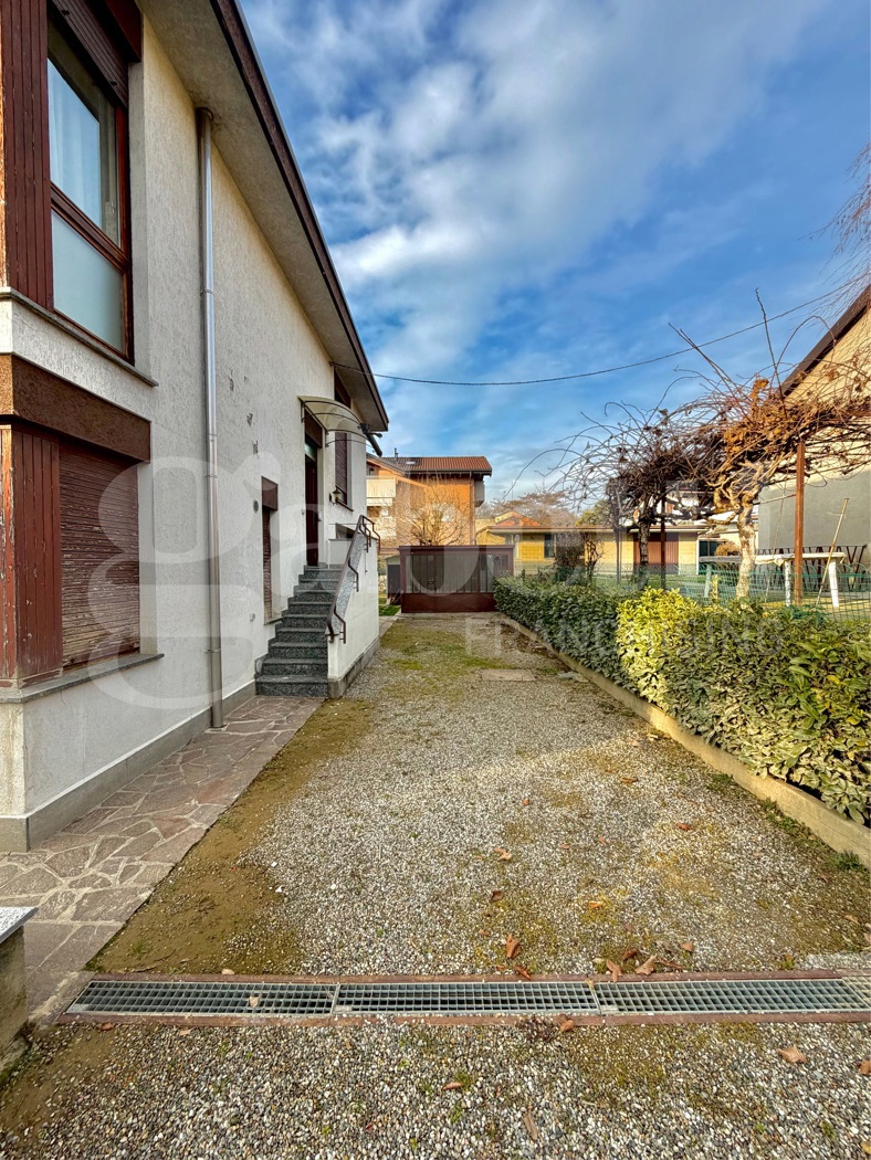 Villa con giardino a Lentate sul Seveso