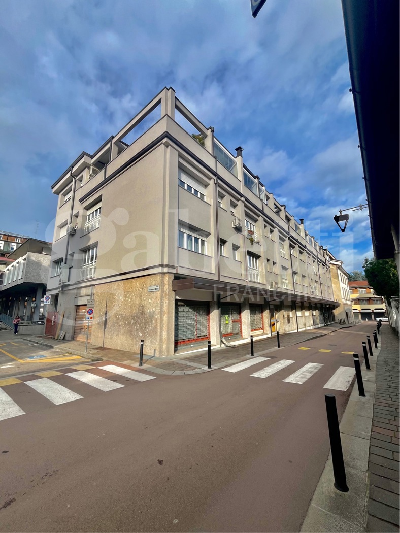 Trilocale arredato in affitto a Garbagnate Milanese