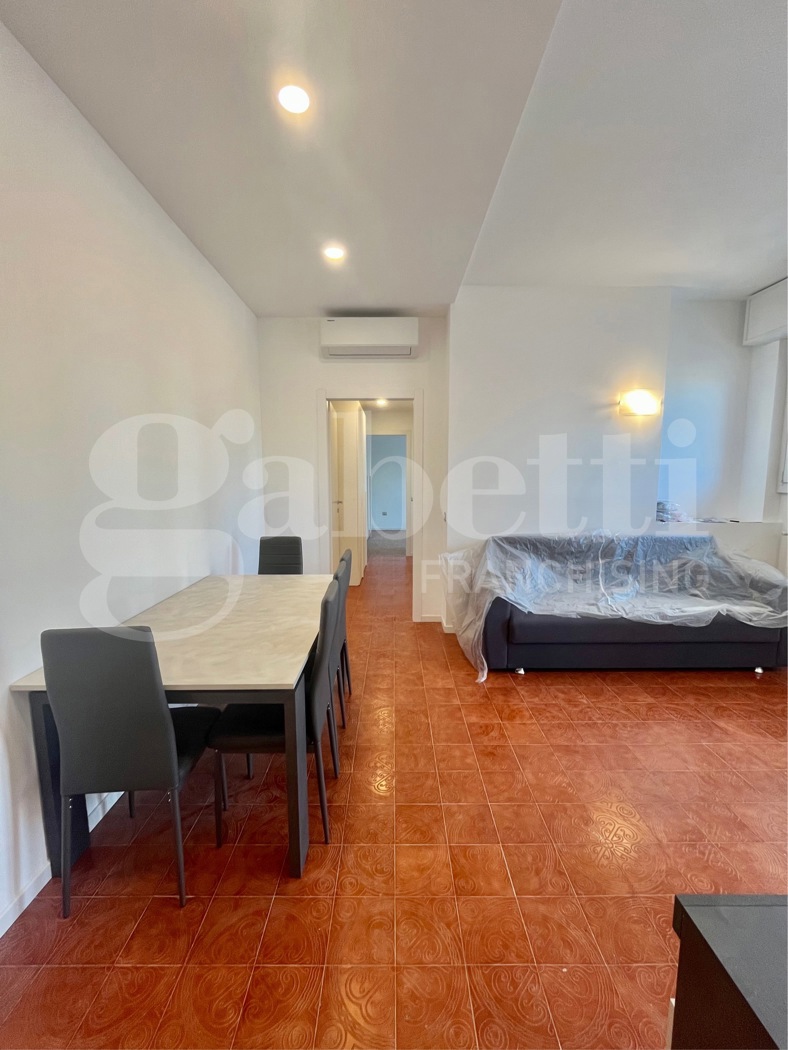 Trilocale arredato in affitto a Garbagnate Milanese